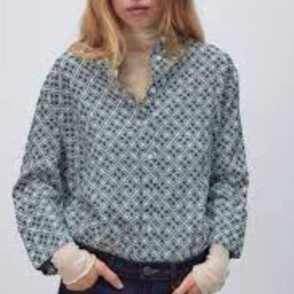 NEW Zara Blouse Women's Size Small Blue and Cream Linen Printed Preppy - Picture 1 of 4